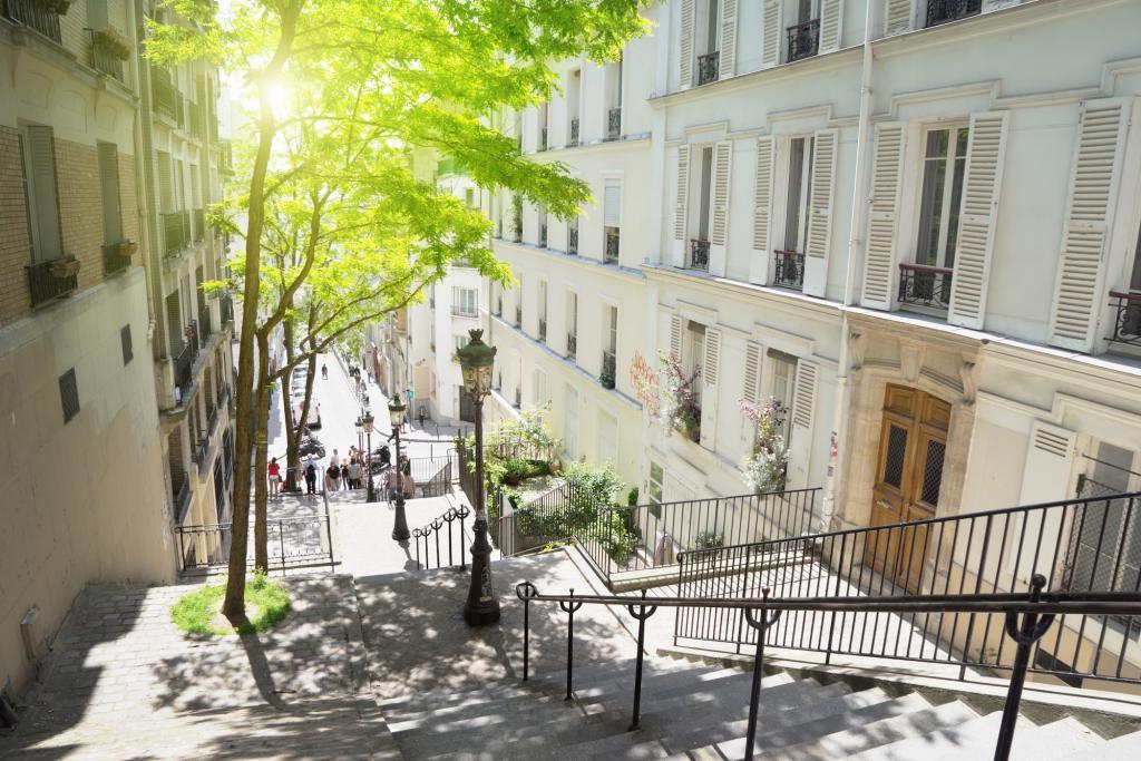 Montmartre hors des sentiers battus : les ateliers d’artistes cachés du 18ᵉ arrondissement